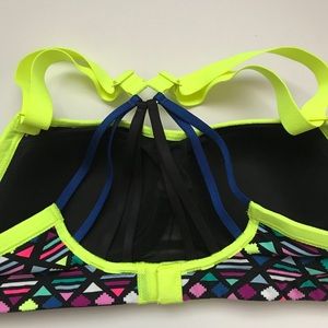 Victoria's Secret Intimates & Sleepwear - Victoria Sport VSX Sports Bra 34A Victoria's Secret Intimates & Sleepwear - Victoria Sport VSX Sports Bra 34A